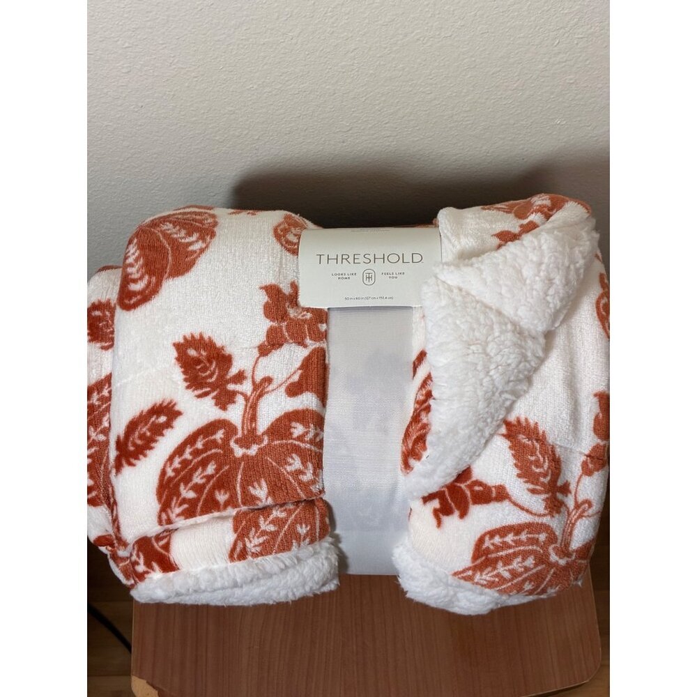 NWT Threshold Reversible Throw Blanket Fall Pumpkin Soft 50"x60"